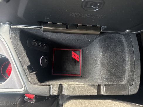 Used 2022 Dodge Challenger GT image 31