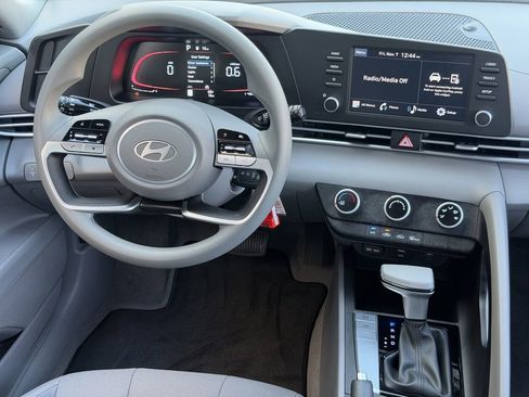 New 2026 Hyundai Elantra SE image 11