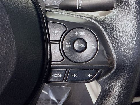 Used 2024 Toyota Corolla Cross L image 15