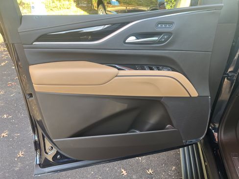 Used 2023 Cadillac Escalade Sport w/ Touring Package image 14