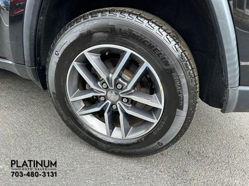 Used 2018 Jeep Grand Cherokee Limited AWD/4WD image 23