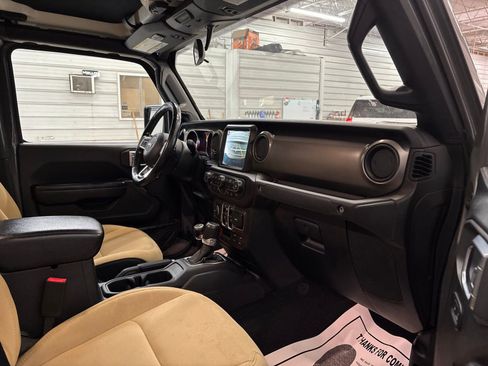 Used 2020 Jeep Gladiator Sport w/ Quick Order Package 24S image 26