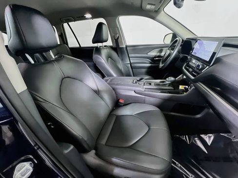 Certified 2025 Toyota Grand Highlander AWD image 25