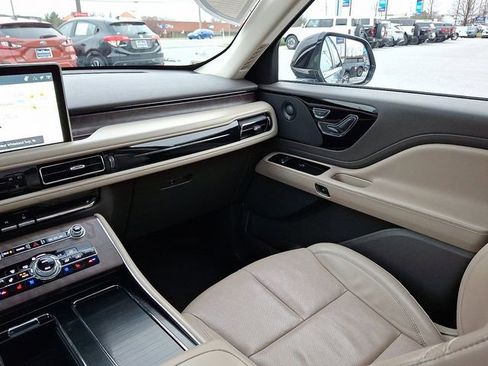 Used 2021 Lincoln Aviator Reserve w/ Elements Package Plus image 17