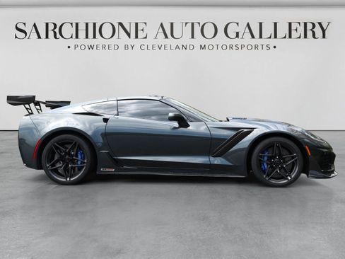 Used 2019 Chevrolet Corvette ZR1 RWD image 8