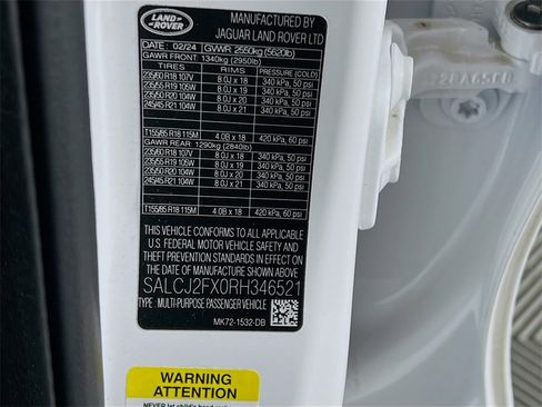 Used 2024 Land Rover Discovery Sport S image 33