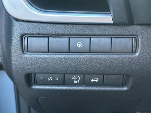 New 2026 Nissan Rogue SV FWD image 32