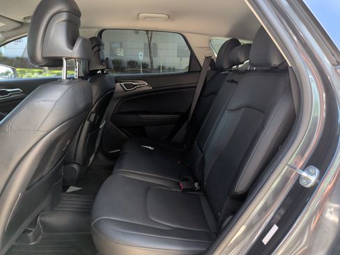 Used 2023 Kia Sportage EX FWD image 29