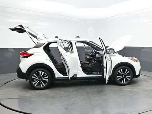 Used 2020 Nissan Kicks SR w/ Exterior Package image 44