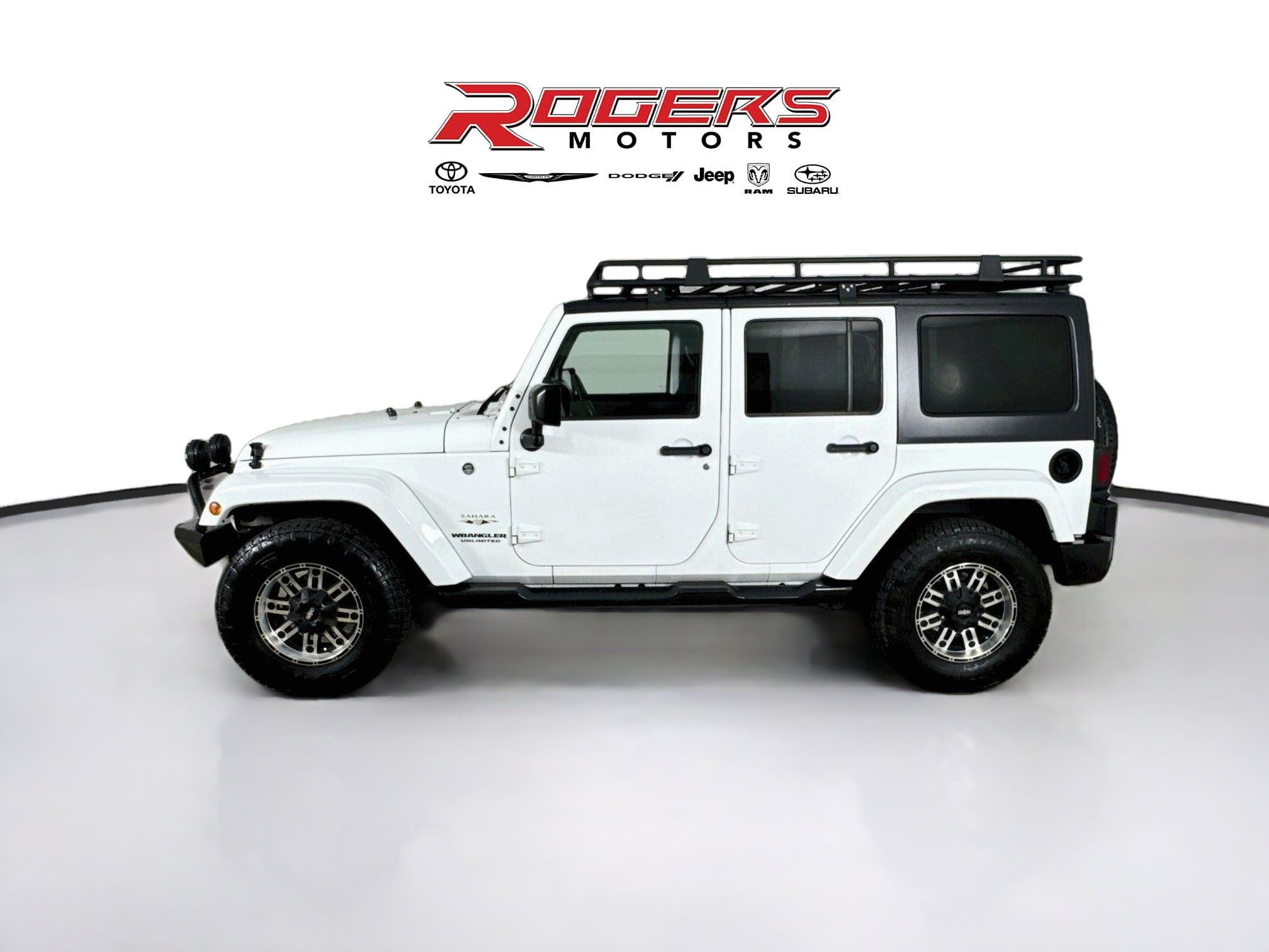 Used 2016 Jeep Wrangler Unlimited Sahara w/ Dual Top Group AWD/4WD image 4