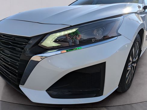 Used 2023 Nissan Altima 2.5 SV image 9