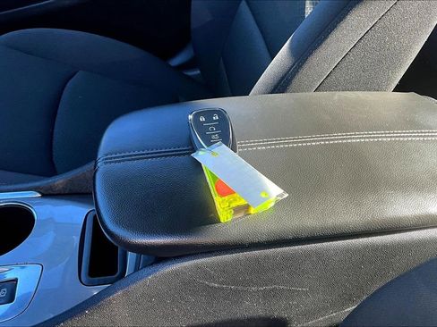 Used 2024 Chevrolet Malibu LT image 31