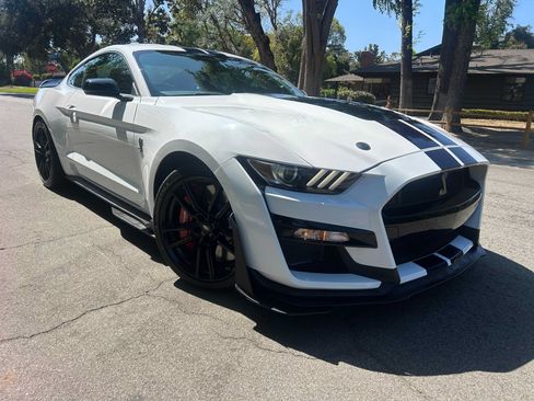 Used 2020 Ford Mustang Shelby GT500 w/ Technology Package RWD image 1