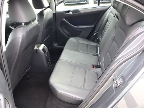 Used 2013 Volkswagen Jetta TDI FWD image 19
