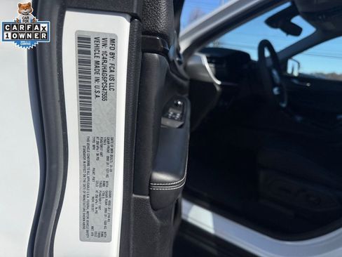 Certified 2023 Jeep Grand Cherokee Laredo image 24