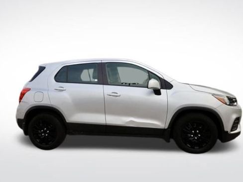 Used 2018 Chevrolet Trax LS image 7