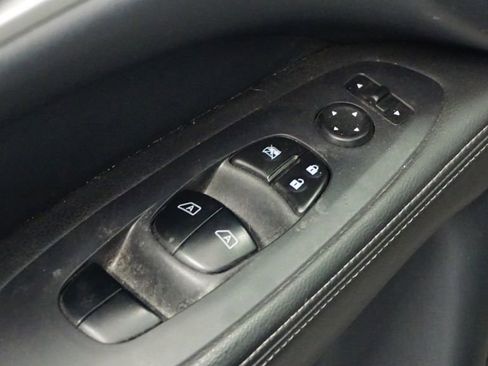 Used 2019 Nissan Pathfinder SL image 22