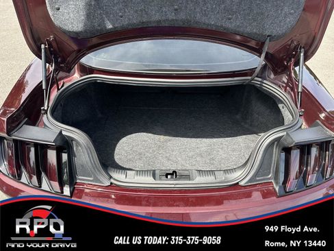 Used 2018 Ford Mustang Coupe RWD image 26