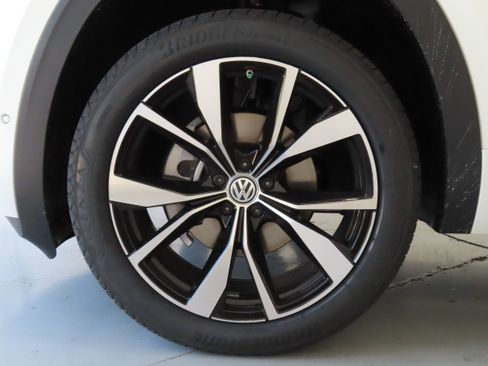 New 2026 Volkswagen Atlas SEL Premium R-Line AWD/4WD image 29