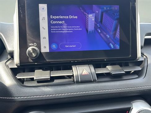 Used 2025 Toyota RAV4 XLE FWD image 23
