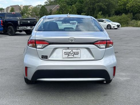 Used 2022 Toyota Corolla LE FWD image 4