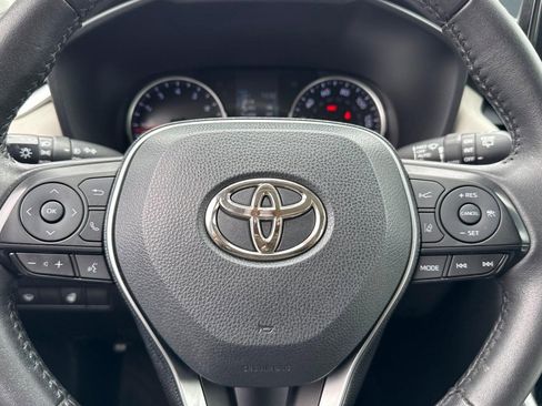 Used 2020 Toyota RAV4 XLE w/ XLE Grade Weather Package FWD image 14