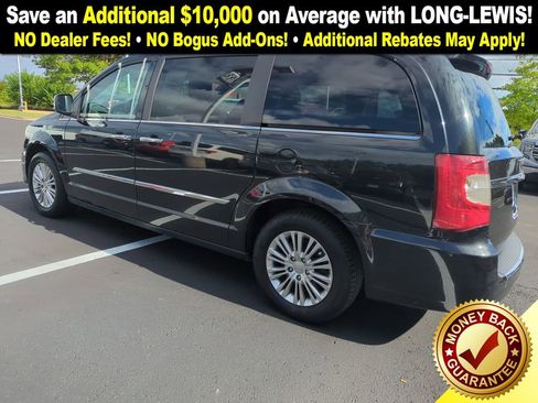 Used 2015 Chrysler Town & Country Touring-L w/ Driver Convenience Group image 7