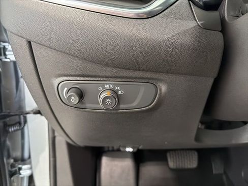 Used 2024 Chevrolet Equinox LT image 10