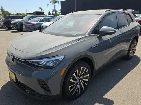 Certified 2025 Volkswagen ID.4 Pro AWD/4WD image 1