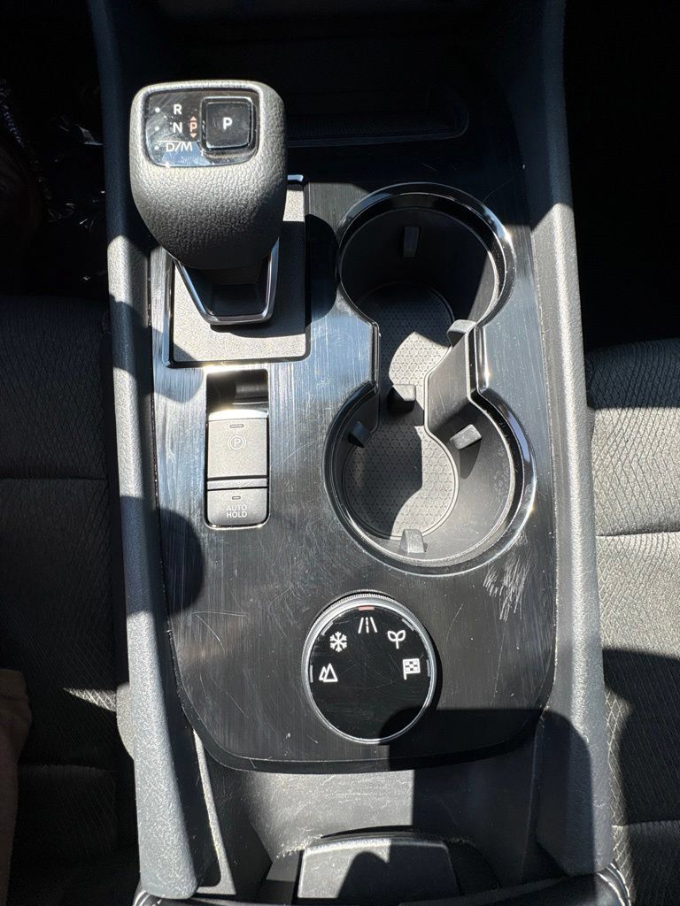 Used 2024 Nissan Rogue SV AWD/4WD image 26