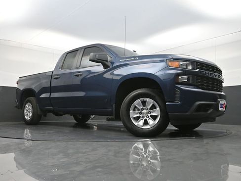 Used 2019 Chevrolet Silverado 1500 Custom w/ Custom Convenience Package AWD/4WD image 19