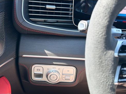 Used 2024 Mercedes-Benz GLE 53 AMG 4MATIC image 33