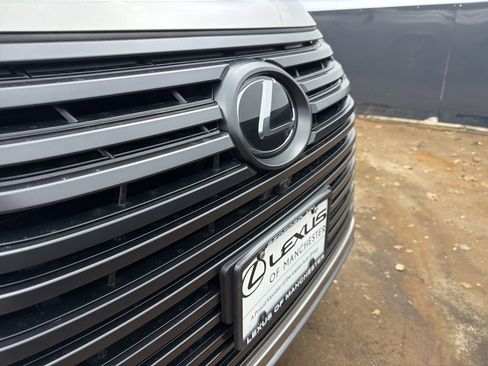New 2025 Lexus LX 700h Luxury image 25