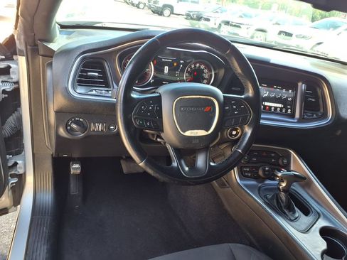 Used 2021 Dodge Challenger SXT RWD image 32