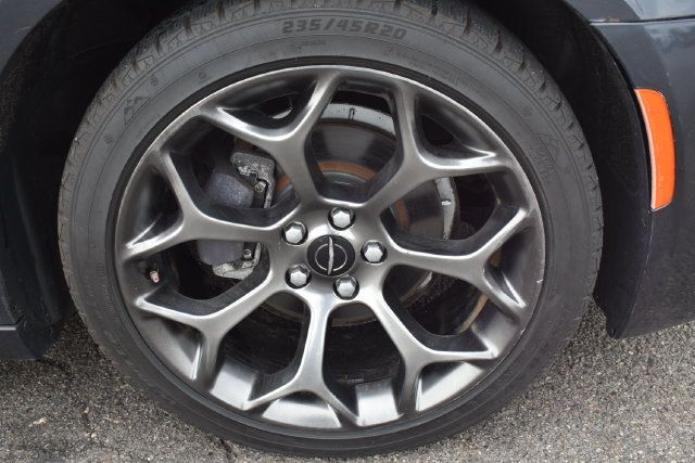 Used 2017 Chrysler 300 S RWD image 45
