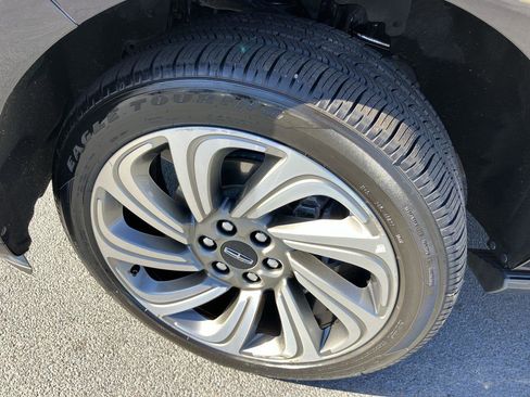 Used 2022 Lincoln Navigator L Reserve image 9