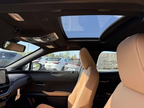 Used 2026 Lexus UX 300h AWD w/ Accessory Package (Z1) image 20