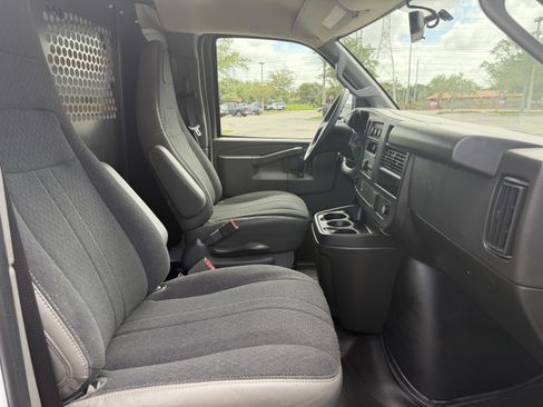 Used 2025 Chevrolet Express 2500 w/ Driver Convenience Package RWD image 19