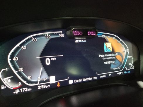 Used 2023 BMW 530e w/ Executive Package image 18