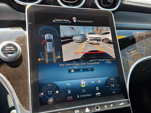 Used 2024 Mercedes-Benz GLC 300 4MATIC image 17