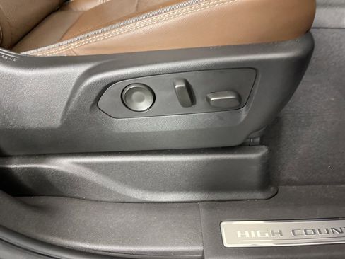 Used 2021 Chevrolet Tahoe High Country w/ Premium Package image 7