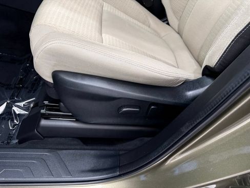 Used 2025 Subaru Ascent Premium AWD/4WD image 15