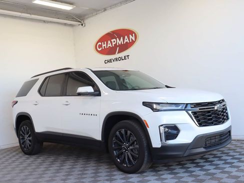 Used 2023 Chevrolet Traverse RS w/ LPO, Cargo Package FWD image 1