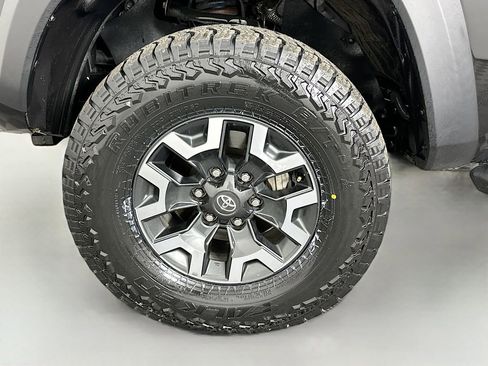 Used 2023 Toyota Tacoma TRD Off-Road image 33