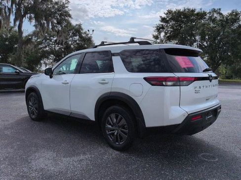 Certified 2023 Nissan Pathfinder SV FWD image 6