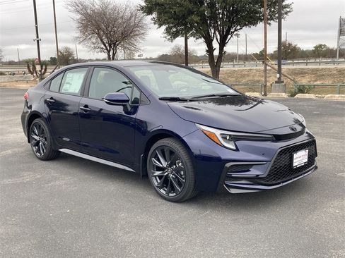 New 2026 Toyota Corolla SE image 3