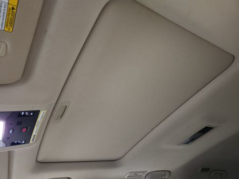 Used 2021 Lexus LX 570 4WD w/ Luxury Package image 45