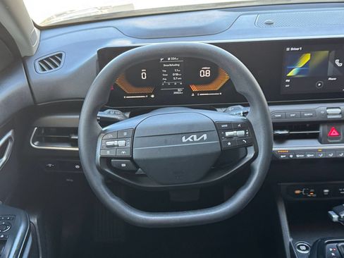 Used 2025 Kia K4 FWD image 23