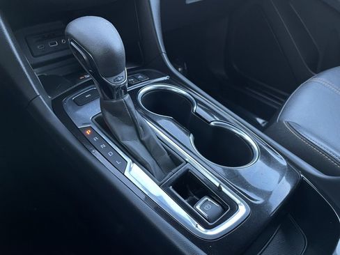 Used 2024 Chevrolet Equinox Premier image 21