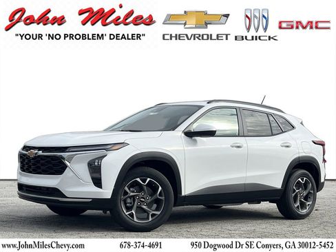 New 2026 Chevrolet Trax LT w/ Driver Confidence Package image 1